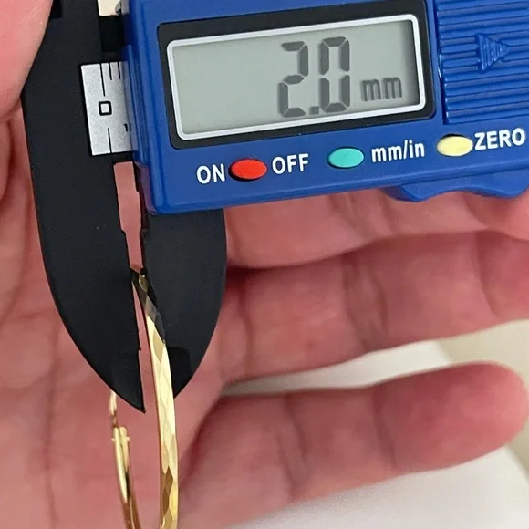 18k Gold Filled Diamond Cut Hoop Earrings - Picture 5 of 5